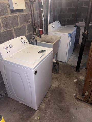 18089 Schaefer Highway, Detroit, MI 48235