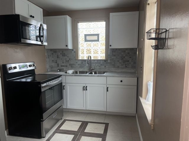 18089 Schaefer Highway, Detroit, MI 48235