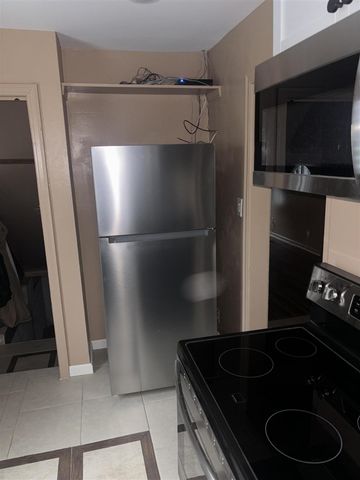 18089 Schaefer Highway, Detroit, MI 48235