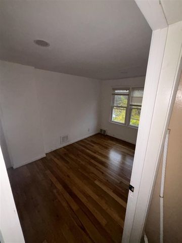 18089 Schaefer Highway, Detroit, MI 48235