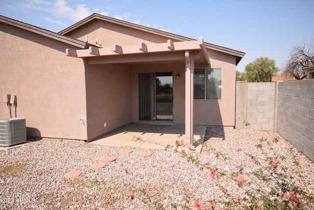 30661 N BAREBACK Trail, San Tan Valley, AZ 85143