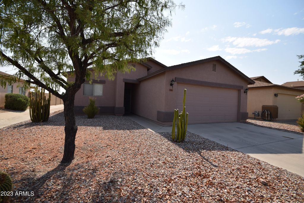 30661 N BAREBACK Trail, San Tan Valley, AZ 85143
