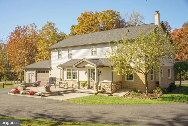 1682 READING RD, Mohnton, PA 19540