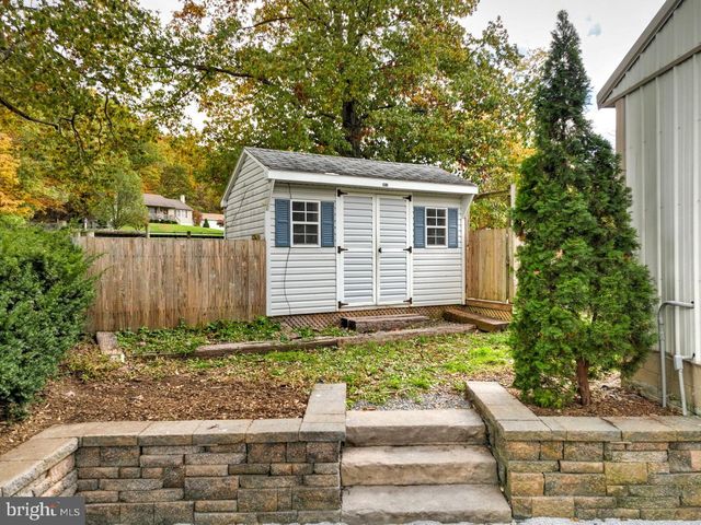 1682 READING RD, Mohnton, PA 19540