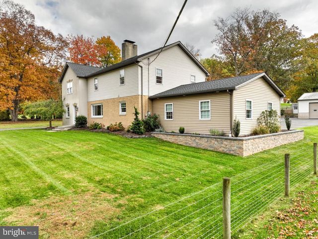 1682 READING RD, Mohnton, PA 19540