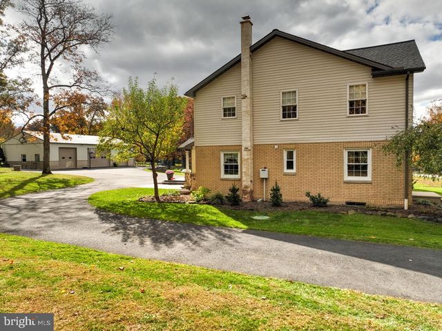 1682 READING RD, Mohnton, PA 19540