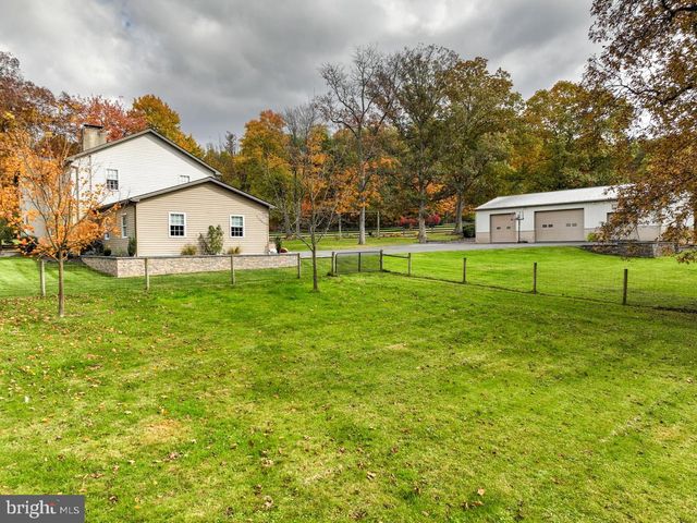 1682 READING RD, Mohnton, PA 19540