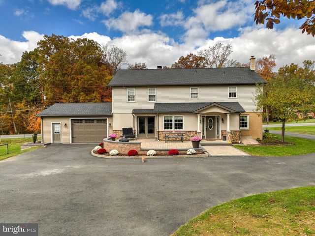 1682 READING RD, Mohnton, PA 19540