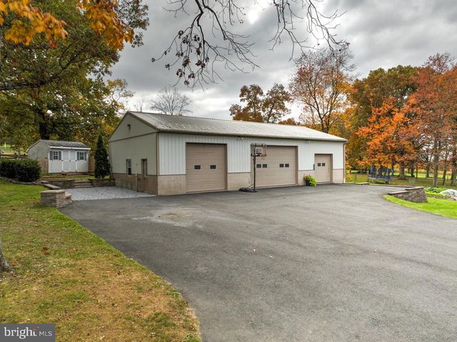 1682 READING RD, Mohnton, PA 19540