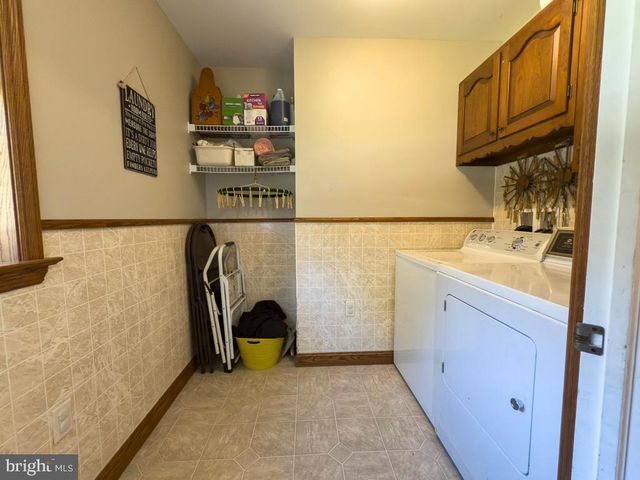 1682 READING RD, Mohnton, PA 19540