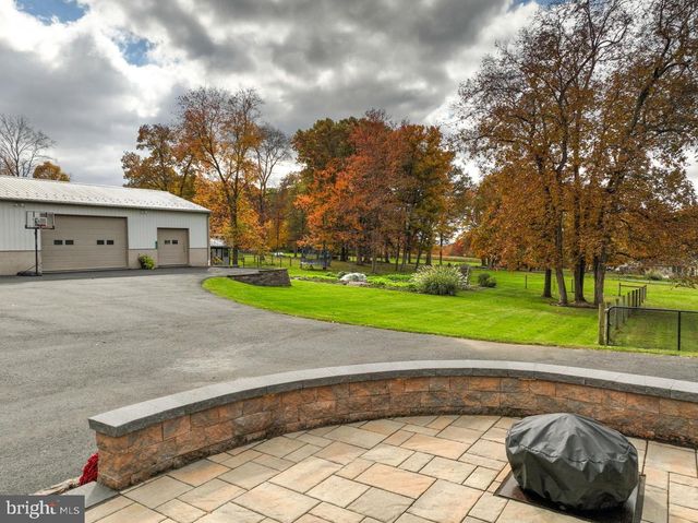 1682 READING RD, Mohnton, PA 19540