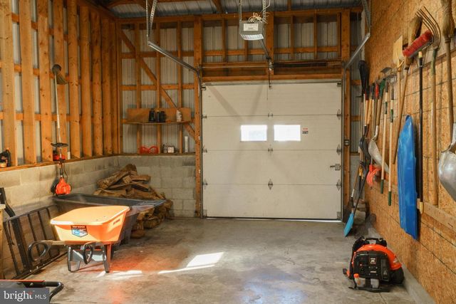 1682 READING RD, Mohnton, PA 19540