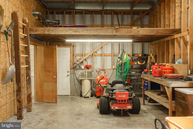 1682 READING RD, Mohnton, PA 19540