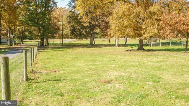 1682 READING RD, Mohnton, PA 19540