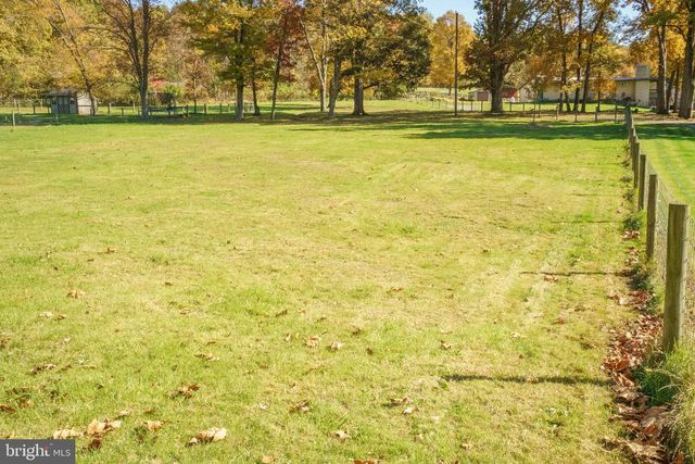 1682 READING RD, Mohnton, PA 19540