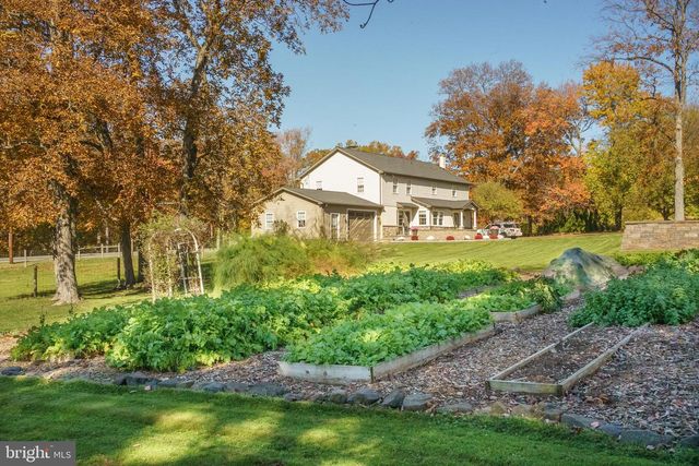 1682 READING RD, Mohnton, PA 19540