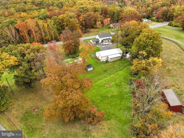 1682 READING RD, Mohnton, PA 19540