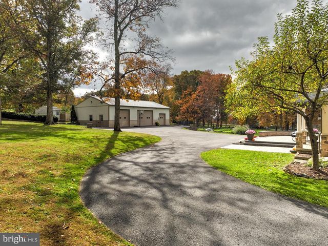 1682 READING RD, Mohnton, PA 19540