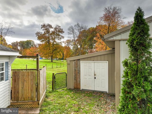 1682 READING RD, Mohnton, PA 19540