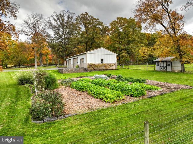 1682 READING RD, Mohnton, PA 19540