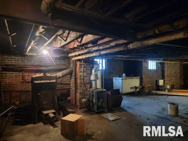 101 S 6TH Street, Murphysboro, IL 62966