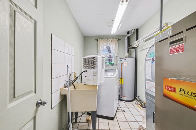 4444 Meadowbrook Dr Drive, Flint, MI 48506