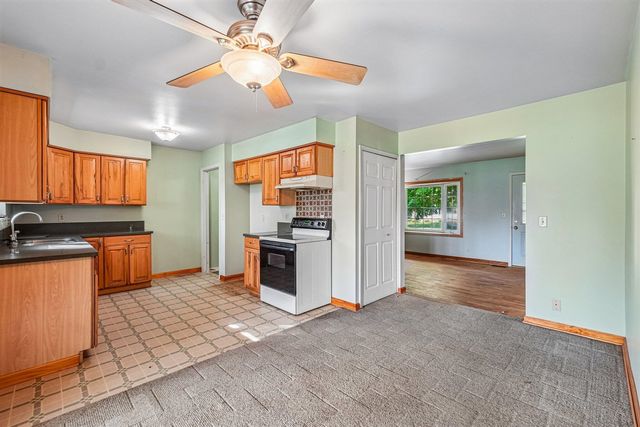 524 Winters Eave Drive, Flushing, MI 48433