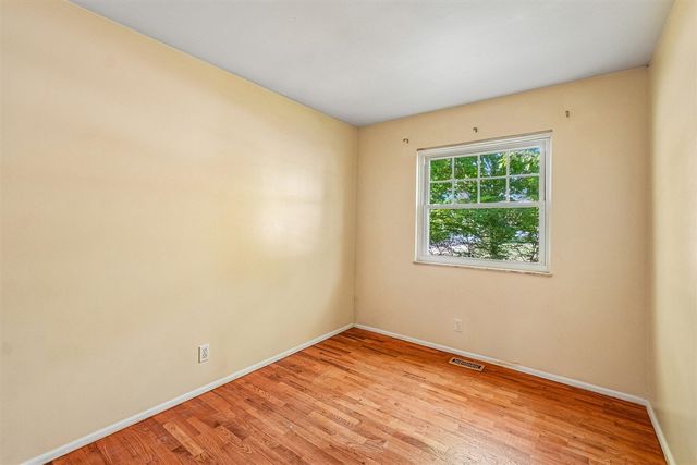 524 Winters Eave Drive, Flushing, MI 48433