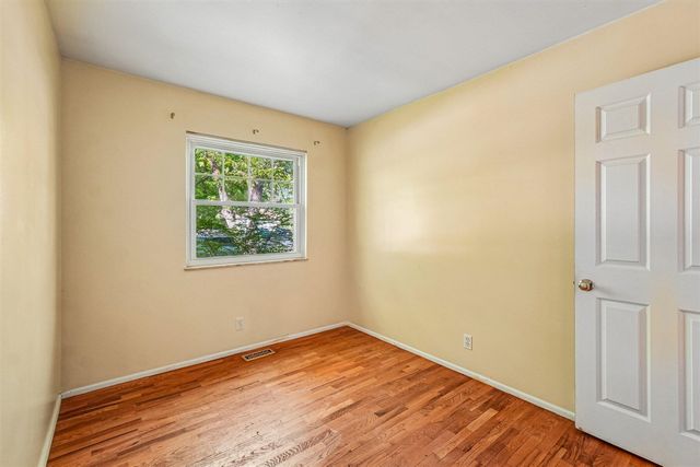 524 Winters Eave Drive, Flushing, MI 48433