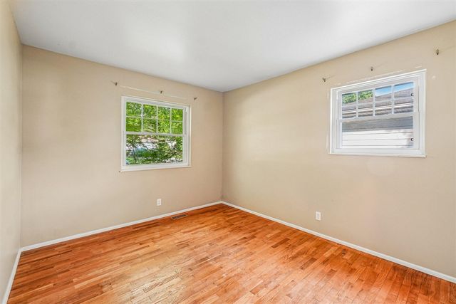524 Winters Eave Drive, Flushing, MI 48433