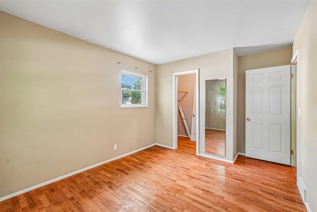 524 Winters Eave Drive, Flushing, MI 48433