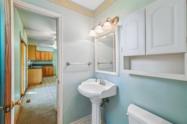 524 Winters Eave Drive, Flushing, MI 48433