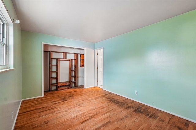 524 Winters Eave Drive, Flushing, MI 48433