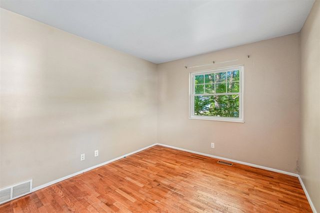 524 Winters Eave Drive, Flushing, MI 48433