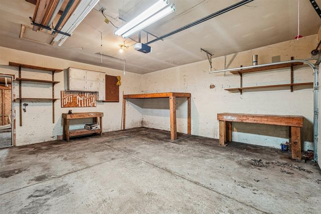524 Winters Eave Drive, Flushing, MI 48433