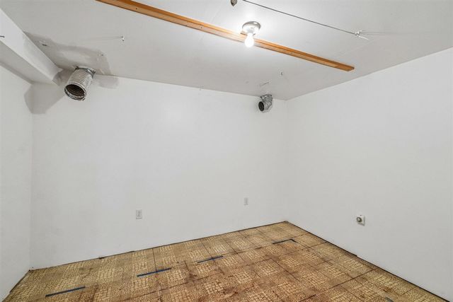 524 Winters Eave Drive, Flushing, MI 48433