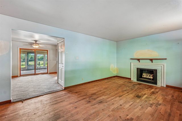 524 Winters Eave Drive, Flushing, MI 48433