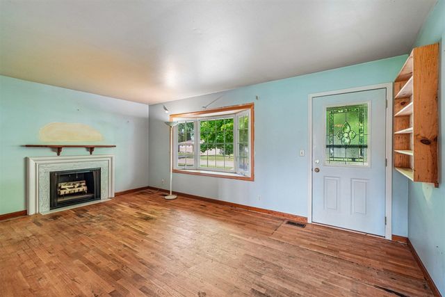 524 Winters Eave Drive, Flushing, MI 48433