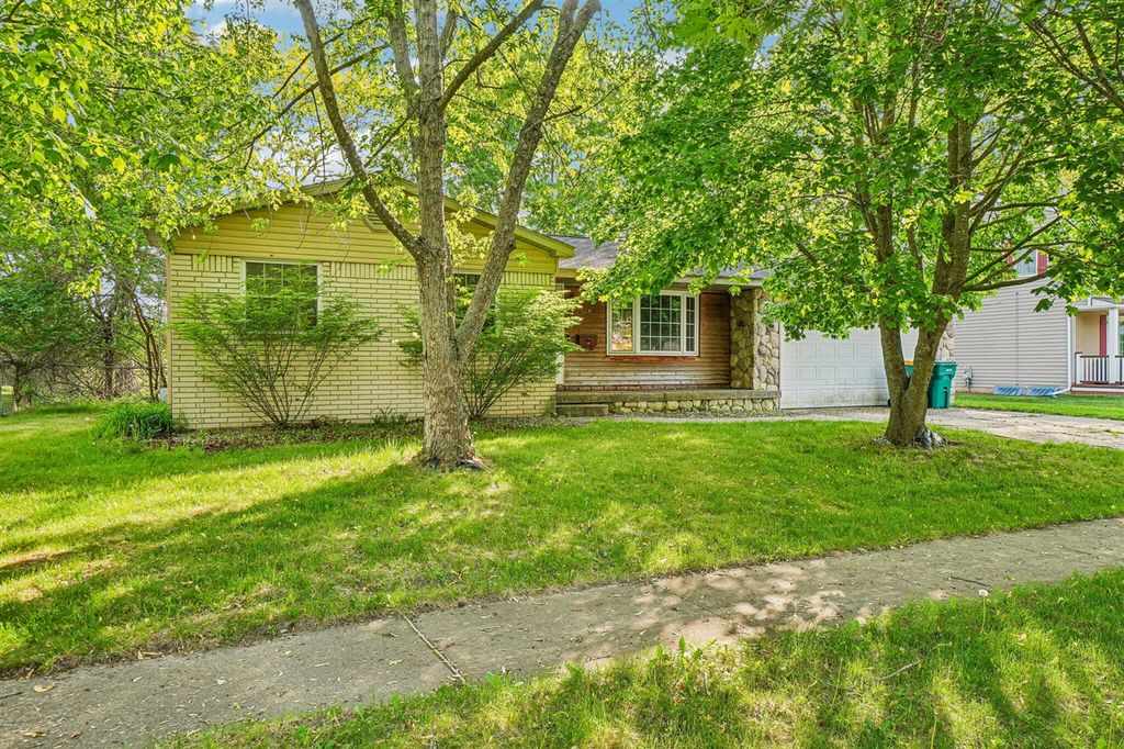 524 Winters Eave Drive, Flushing, MI 48433