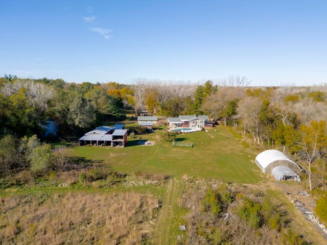 11 Silver Lake Drive, Waterloo, IA 50702