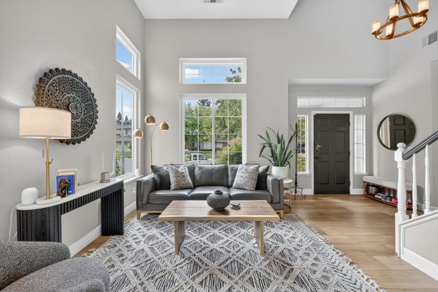 2127 Gold Haven Ct, Gold River, CA 95670