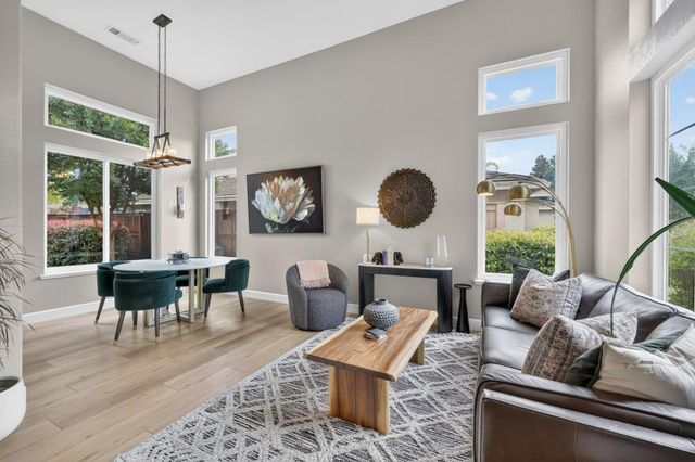 2127 Gold Haven Ct, Gold River, CA 95670