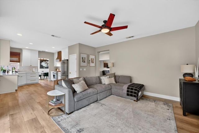 2127 Gold Haven Ct, Gold River, CA 95670