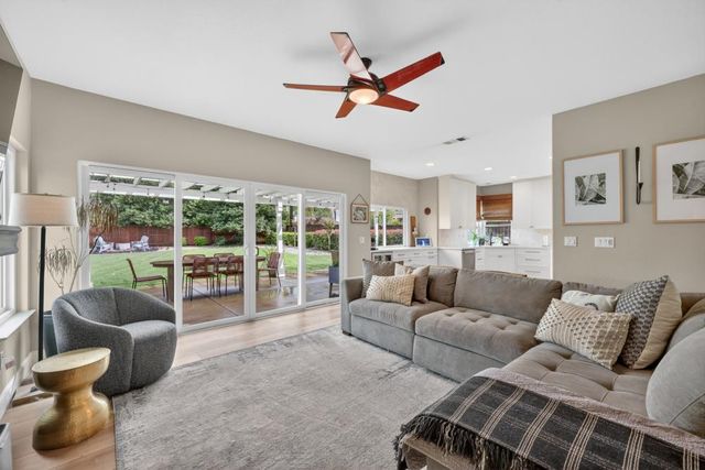 2127 Gold Haven Ct, Gold River, CA 95670