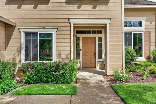 2127 Gold Haven Ct, Gold River, CA 95670