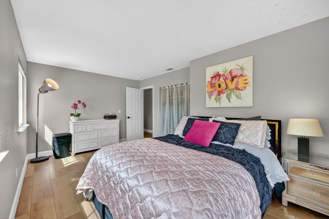 2127 Gold Haven Ct, Gold River, CA 95670