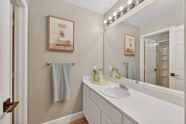 2127 Gold Haven Ct, Gold River, CA 95670