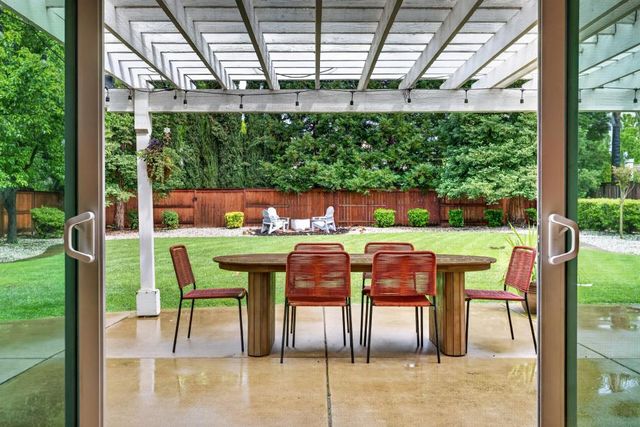 2127 Gold Haven Ct, Gold River, CA 95670