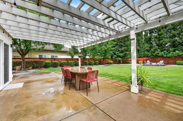 2127 Gold Haven Ct, Gold River, CA 95670