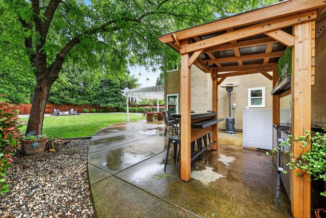 2127 Gold Haven Ct, Gold River, CA 95670